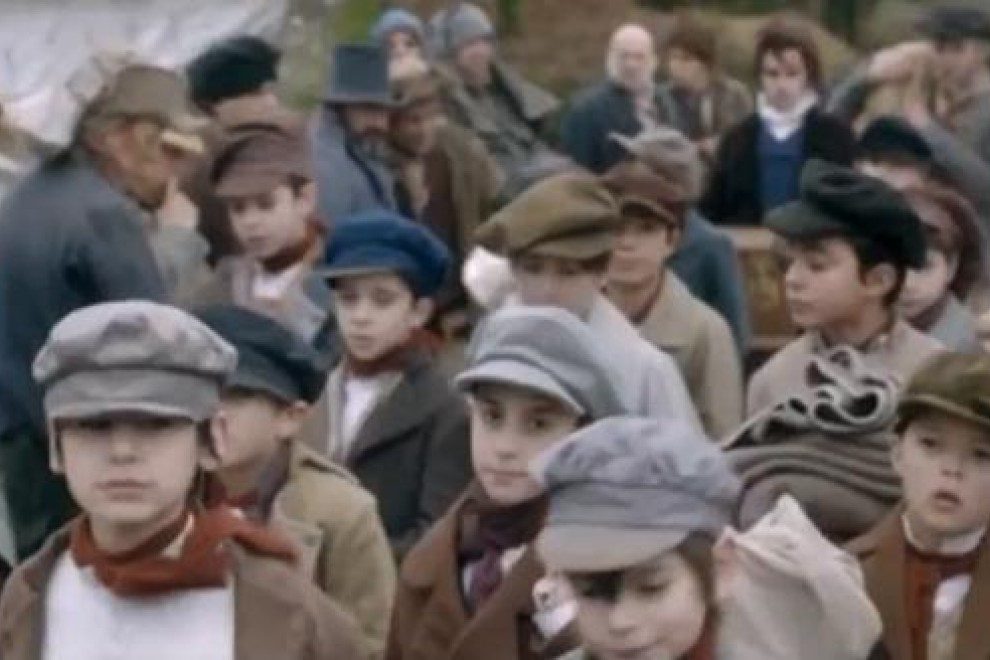 Los niños vacuníferos de Isabel Zendal, en el telefilme '22 ángeles'.