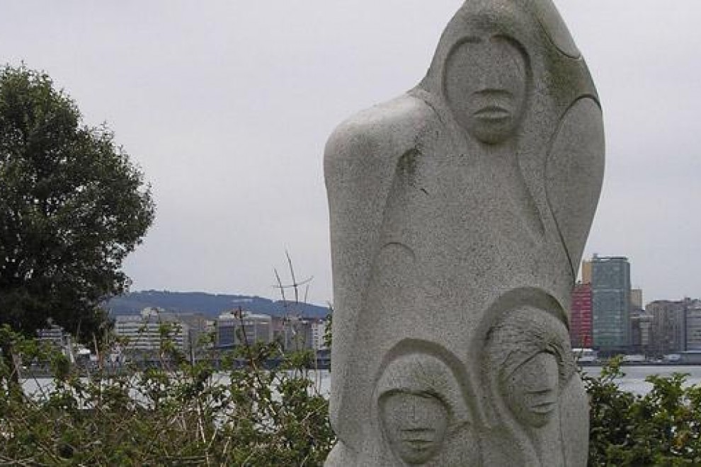 Monumento en homenaje a Isabel Zendal y los niños de la vacuna. / CARONIUM