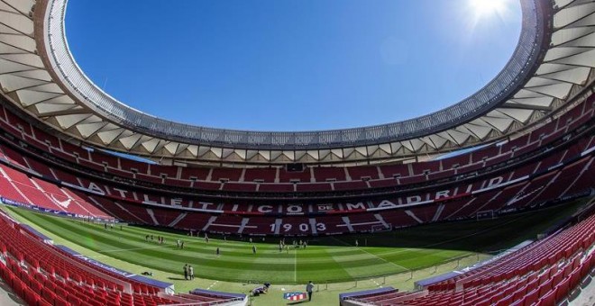 Las jugadoras del Atlético de Madrid durante el entrenamiento, este viernes en el Estadio Wanda Metropolitano, de cara al partido que el equipo disputará el próximo domingo frente al FC Barcelona./EFE