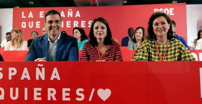 Pedro Sánchez, Adriana Lastra y Carmen Calvo, en el Comité Federal del PSOE de este domingo. EFE/JJ Guillén