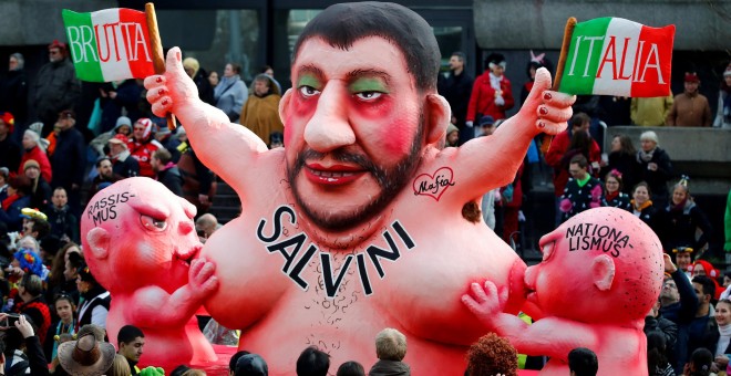 Parodia de Salvini durante el carnaval de la ciudad alemana de Dusseldorf. - REUTERS