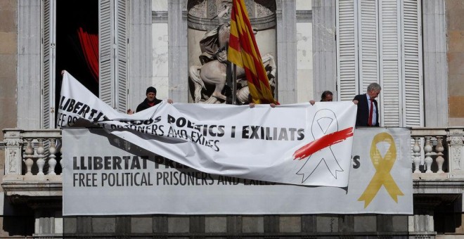 La última pancarta colgada por Quim Torra en el Palacio de la Generalitat. | EFE