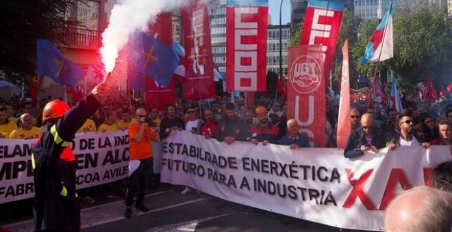 Manifestación de trabajadores de la multinacional Alcoa en A Coruña. E.P.