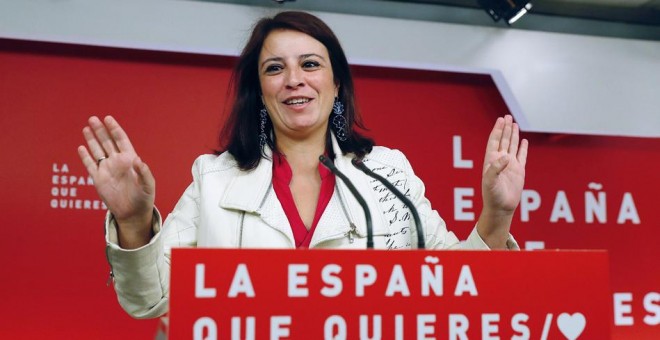 La vicesecretaria del PSOE, Adriana Lastra, durante una rueda de prensa tras la reunión del Comité de Elección, en la sede en Ferraz. EFE/J.P. Gandúl