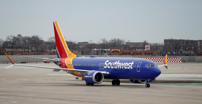 Foto de archivo de un Boeing 737 MAX de la compañía Southwest Airlines en el aeropuerto de Chicago. /REUTERS