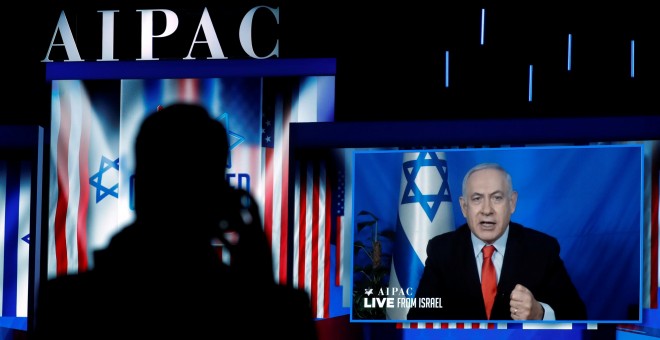 26/03/2019 - El primer ministro israelí, Benjamin Netanyahu, en una videoconferencia en un acto del AIPAC en Washington, (Estados Unidos). / REUTERS - KEVIN LAMARQUE
