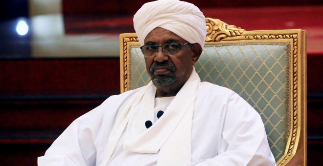 11/04/2019 - Omar al-Bashir, se dirige a la reunión del Comité de Diálogo Nacional en el Palacio Presidencial en Jartum | Reuters/ Mohamed Nureldin Abdallah