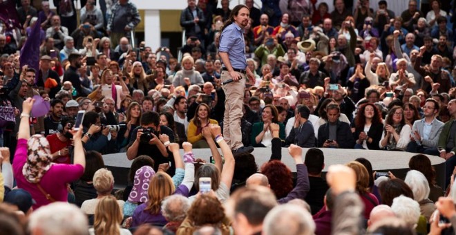 El candidato de Unidas Podemos a la Presidencia del Gobierno, Pablo Iglesias, durante su intervención en un acto de precampaña en L'Hospitalet de Llobregat. EFE/Alejandro García