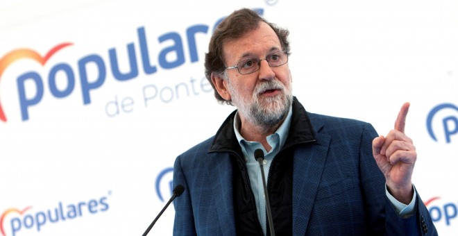 13/04/2019.- El expresidente del Gobierno, Mariano Rajoy, reaparece para la campaña electoral. En la imagen, ofrece un discurso este sábado en Sanguiñeda (Mos). / EFE - SALVADOR SAS