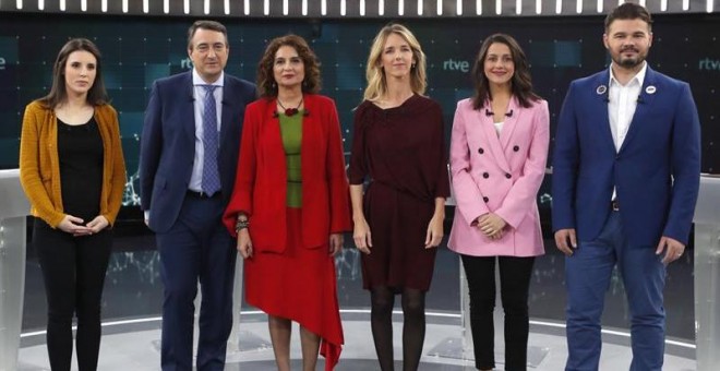 Irene Montero (Unidas Podemos), Aitor Esteban (PNV), Maria Jesús Montero (PSOE), Cayetana Álvarez de Toledo(PP), Inés Arrimadas (Ciudadanos) y Gabriel Rufian (ERC),i-d, poco antes del debate electoral que protagonizaron esta noche en TVE. EFE/Javier Lizón