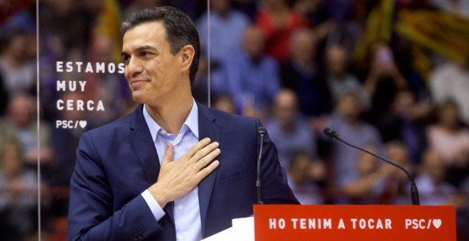 El presidente del Gobierno Pedro Sánchez interviene en el mitin central de los socialistas catalanes en Barcelona. EFE/ Quique García