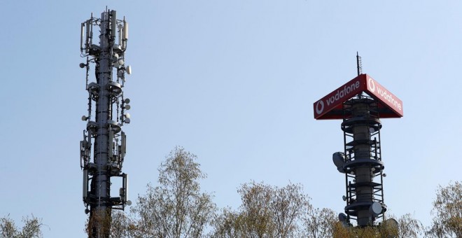 Diferentes antenas de telefonía móvil operadas por Vodafone en Berlín (Alemania). REUTERS / Fabrizio Bensch