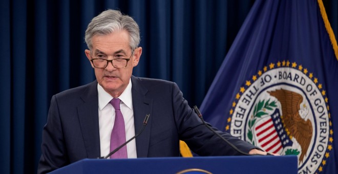 El presidente de la Junta de la Reserva Federal de los Estados Unidos (Fed), Jerome Powell, da una conferencia de prensa luego de una reunión de dos días del Comité Federal de Mercado Abierto, en Washington. EFE/ Erik S. Lesser