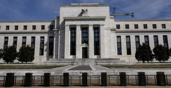Edificio de la Reserva Federal, el banco central de EEUU, en la Avenida Constitution de Washington. REUTERS/Brendan McDermid