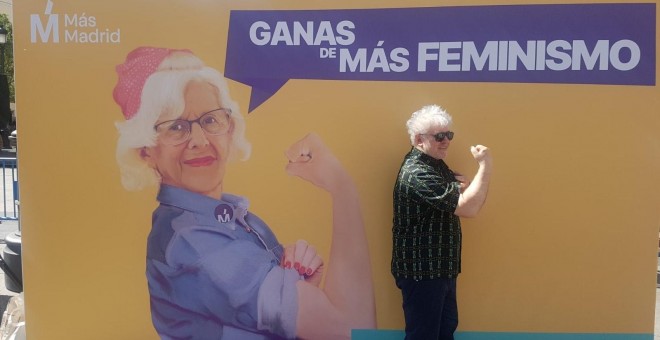 Pedro Almodóvar en el acto de apoyo a Manuela Carmena. EP