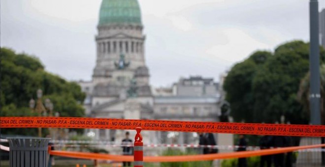 09/05/2019 - Vista de la zona acordonada cerca del Congreso de la Nación, donde fue atacado el diputado argentino Héctor Olivares, de la Unión Cívica Radical (UCR) | EFE