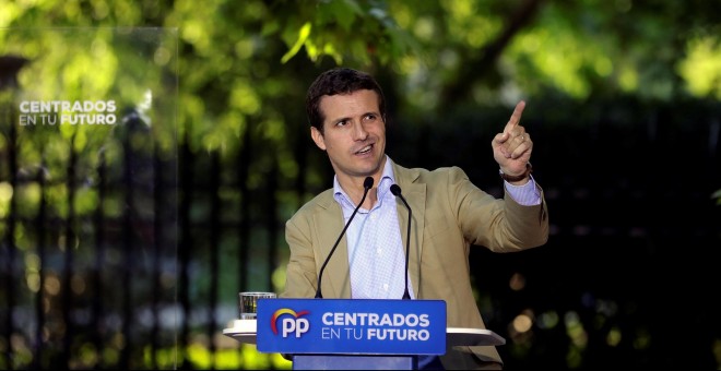 14/05/2019.- El presidente del PP, Pablo Casado, participa en un acto electoral en el Parque de Abastos de Aranjuez. EFE/ Juanjo Martín