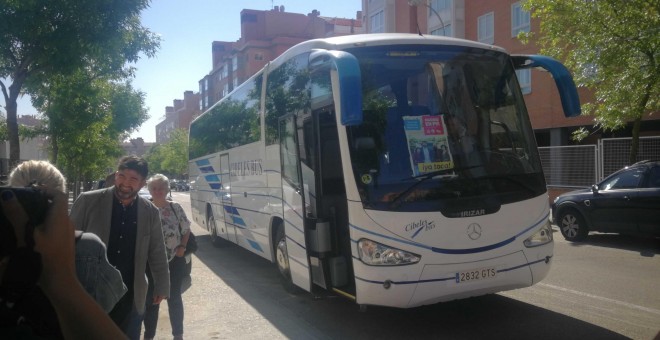 Madrid En Pie comienza la ruta del 'bus de las necesidades'.
