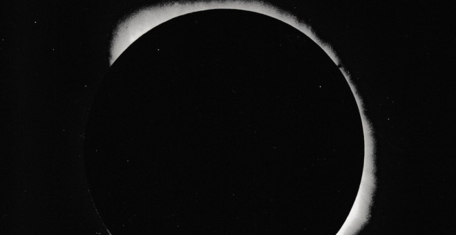 Imagen del eclipse de 1919 en la isla de Príncipe./RAS