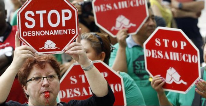 Una manifestación contra el desahucio de familias por impagos de hipotecas | EFE/ Archivo