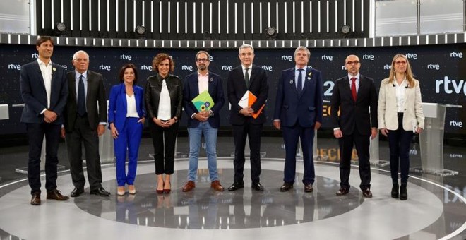 Los candidatos al Parlamento Europeo Jordi Solé (Ahora Repúblicas /ERC), Josep Borrell (PSOE), Izaskun Bilbao (Coalición por una Europa Solidaria/PNV), Dolors Montserrat (PP), Jordi Sebastiá (Compromís per Europa) , Luis Garicano (Ciudadanos), Gorka Knörr