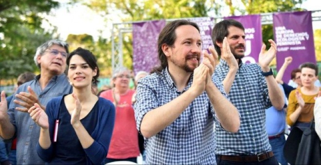 Pablo Iglesias e Isabel Serra durante el mitin central de campaña de las elecciones europeas / Podemos