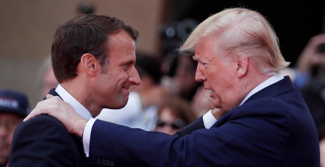 El presidente galo, Emmanuel Macron (i), y su homólogo estadounidense, Donald Trump (d), durante la ceremonia de conmemoración | EFE