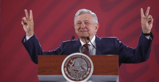 El Presidente de México, Andrés Manuel López Obrador, ofrece su rueda de prensa matutina este viernes, en el Palacio Nacional, en Ciudad de México (México). EFE /Sáshenka Gutiérrez