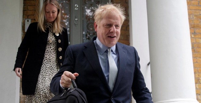 El candidato a suceder a Theresa May en el Partido Conservador, Boris Johnson, a la salida de su domicilio en Londres, REUTERS/Simon Dawson