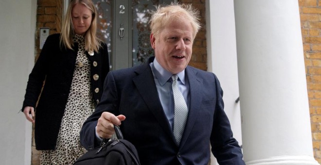 El candidato a suceder a Theresa May en el Partido Conservador, Boris Johnson, a la salida de su domicilio en Londres, REUTERS/Simon Dawson