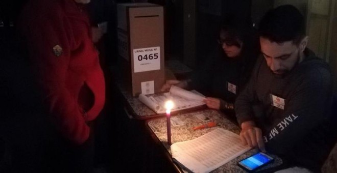 Argentina, Uruguay y Paraguay recuperan la electricidad tras el apagón. EFE / Marcelo Lacerda