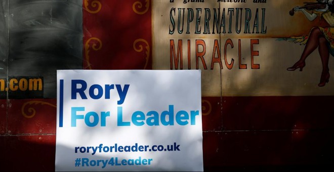 Un anuncio del lanzamiento de la campaña del ministro británico de Cooperación Internacional, Rory Stewart, para el liderazgo del Partido Conservador, en Londres. REUTERS / Henry Nicholls