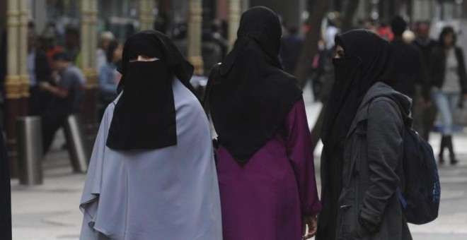 Mujeres con velo islámico. REUTERS