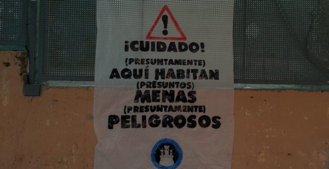 Una de las pancartas contra los menores migrantes difundida por el colectivo neonazi Hogar Social.