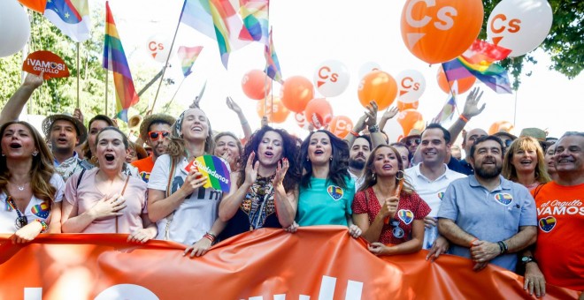 Miembros de Ciudadanos durante la manifestación del Orgullo./ EUROPA PRESS - RICARDO RUBIO