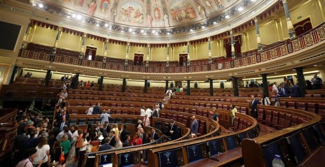 Vista general del hemiciclo del Congreso de los Diputados tras finalizar la segunda votación del debate de investidura. EFE