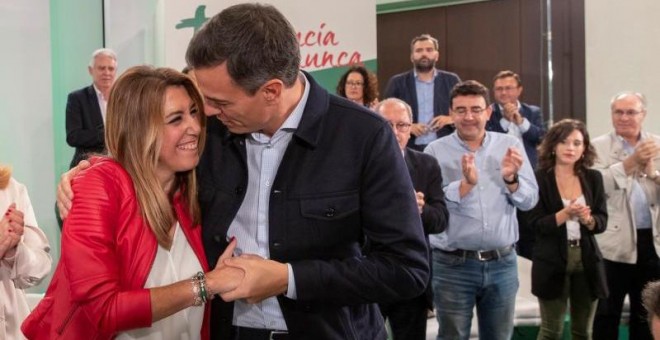 Susana Díaz y Pedro Sánchez, tras la proclamación de la presidenta andaluza como candidata socialista a las eleccionesdel 2-D.- EFE