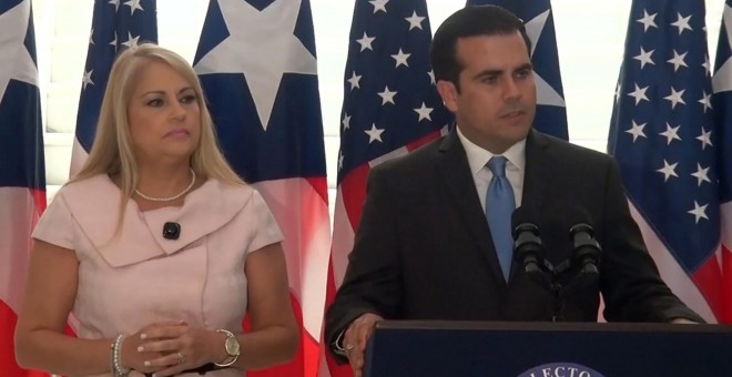 Wanda Vázquez, Secretaria de Justicia, junto a Ricardo Rosselló en San Juan / REUTERS