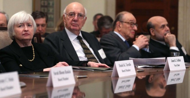 Los expresidente de la Reserva Federal (Fed, el banco central de EEUU), Janet Yellen, Paul Volker, Alan Greenspan y Ben Bernanke, en el acto conmemorativo del centenario de la institucion, en diciembre de 2013, en su sede en Washington. AFP/Mark Wilson