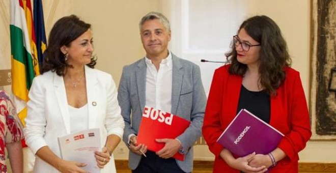 Andreu, Ocón y Romero, el día de la firma del acuerdo | EFE