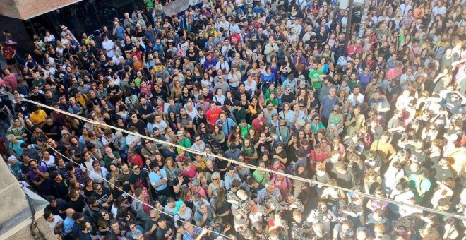 28/08/2019 - Foto de la concentración ante La Ingobernable para resistir el desalojo / LA INGOBERNABLE