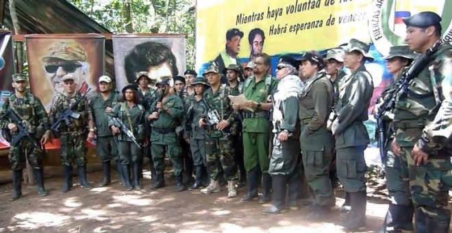 Imagen del vídeo divulgado hoy en Internet por las FARC-EP en el que el número dos de la guerrilla colombiana de las FARC, alias Iván Márquez anuncia su vuelta a las armas.