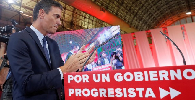 El presidente del Gobierno en funciones y secretario general del PSOE, durante la presentación de su propuesta de acuerdo programático para un gobierno de progreso con el que espera conseguir los votos necesarios para su investidura.EFE/Chema Moya