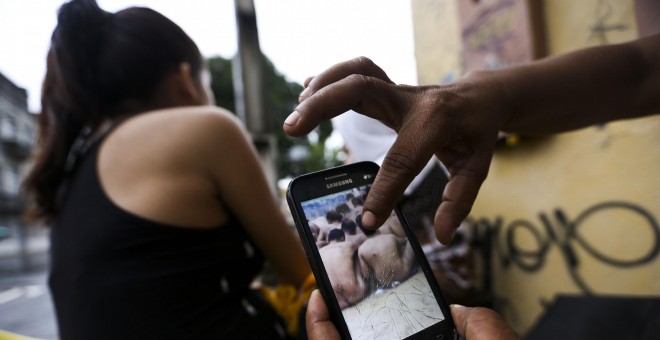 Familiar de un preso en una cárcel de Manaus denuncia maltrato en las instalaciones. MARCELO CAMARGO/ AGÊNCIA BRASIL. Sep´17.