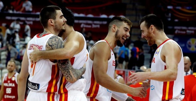 Los jugadores de la selección española celebran la victoria ante Polonia en los cuartos de final del Mundial. /EFE