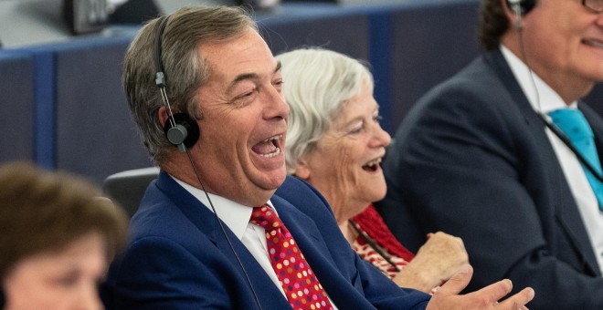 El eurodiputado británico Nigel Farage, del Partido del Brexit, durante el debate en el Parlamento Europeo sobre la salida del Reino Unido de la UE. EFE/EPA/PATRICK SEEGER