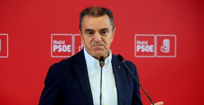 El secretario general del PSOE madrileño, José Manuel Franco, ha anunciado la medida este martes. / EFE