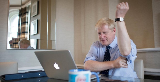 01/10/2019 - El primer ministro británico Boris Johnson prepara un discurso para un acto. / REUTERS - STEFAN ROUSSEAU