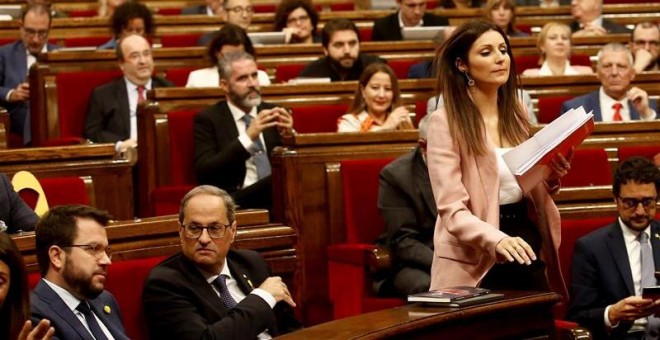 07/10/2019.- La líder y portavoz grupo parlamentario de Ciudadanos, Lorena Roldán, durante su intervención hoy en el debate de la moción de censura impulsada por Ciudadanos contra el presidente de la Generalitat, Quim Torra. EFE/ Quique Garcia