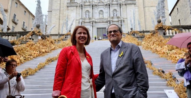 Fotografía de archivo de la alcaldesa de Girona, Marta Madrenas, y el president catalán, Quim Torra, en la catedral de Girona. /EFE